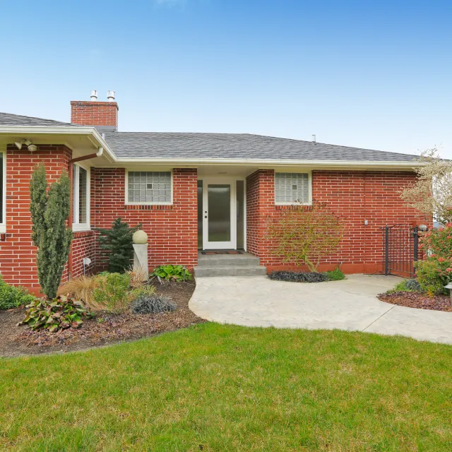 Brick Ranch With Garden Sq